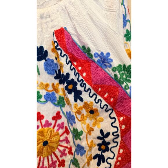 A&A Clothing 100% Viscose Top Size Medium Embroidered - Picture 4 of 5